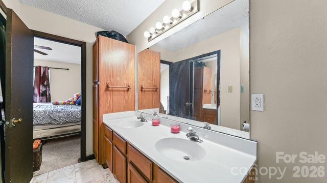 5713 Ebley Lane, Charlotte, NC 28027