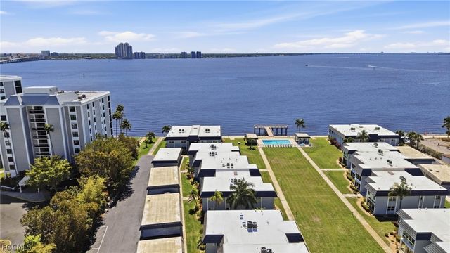 3374 N Key DR E5, North Fort Myers, FL 33903