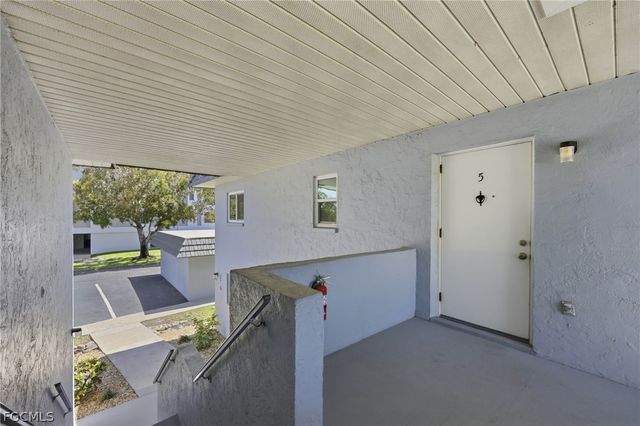 3374 N Key DR E5, North Fort Myers, FL 33903