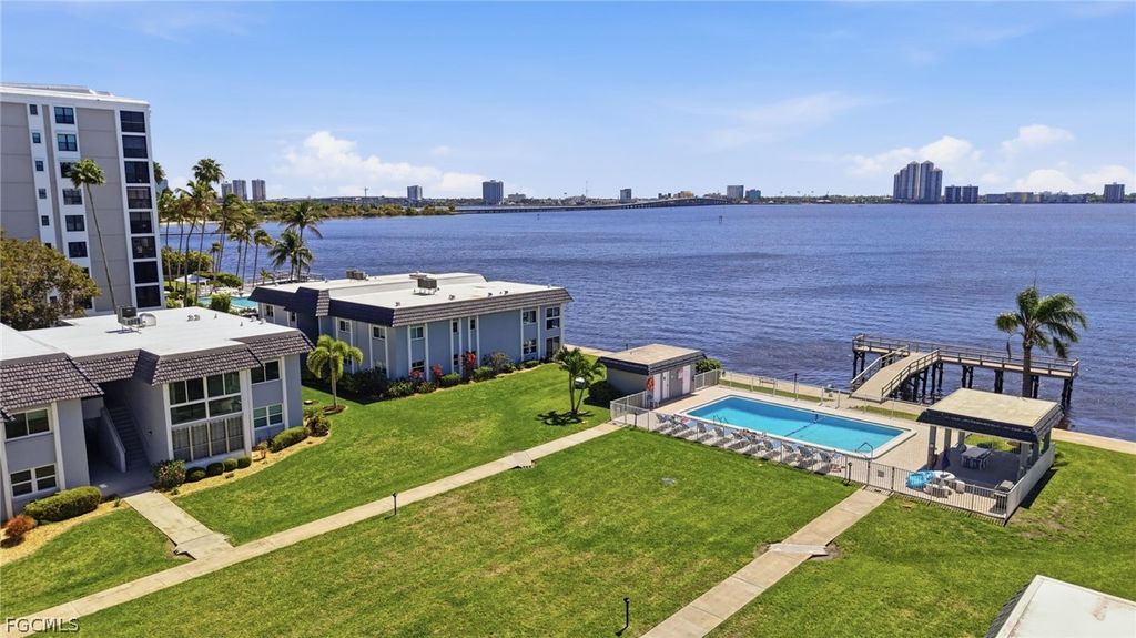 3374 N Key DR E5, North Fort Myers, FL 33903