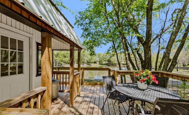 1111 Fm 151, Trenton, TX 75490