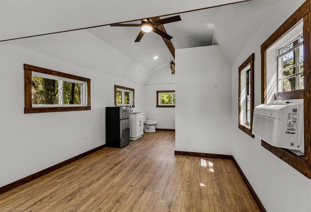 1111 Fm 151, Trenton, TX 75490