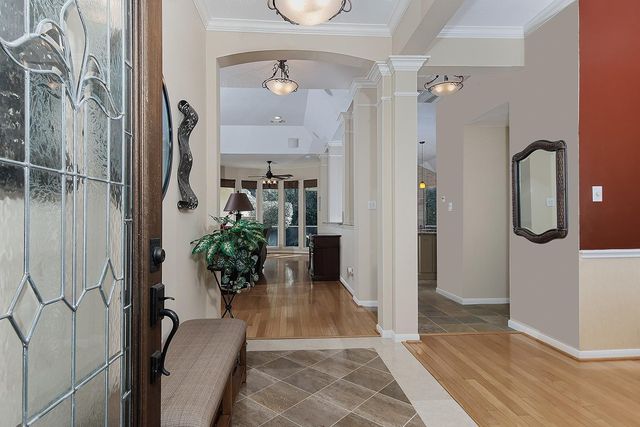 2 Taper Glow Place, The Woodlands, TX 77381