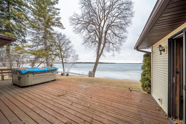 614 S Shore Drive, Detroit Lakes, MN 56501