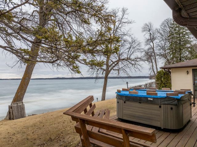 614 S Shore Drive, Detroit Lakes, MN 56501