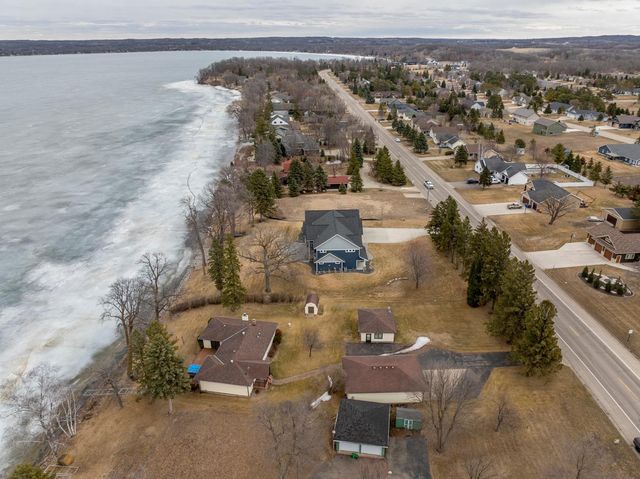 614 S Shore Drive, Detroit Lakes, MN 56501
