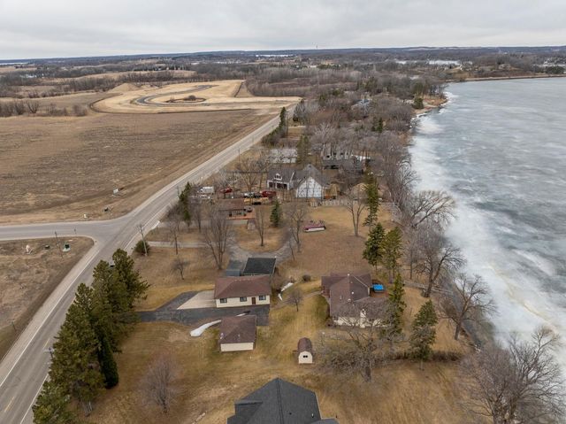 614 S Shore Drive, Detroit Lakes, MN 56501