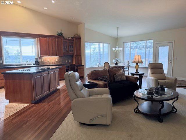 255 ASTRO Dr, Kelso, WA 98626