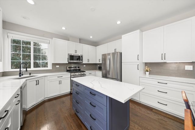 259 Pembrook Lane, Mundelein, IL 60060