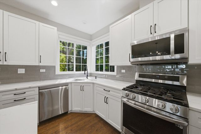 259 Pembrook Lane, Mundelein, IL 60060