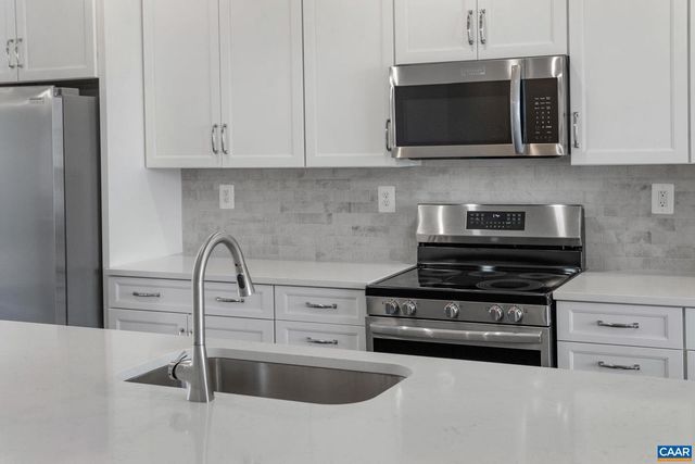 133 PARK RIDGE DR, Crozet, VA 22932