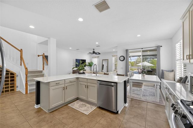 8115 SAVANNAH POINT COURT, Tampa, FL 33647