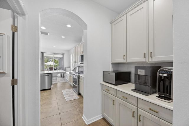 8115 SAVANNAH POINT COURT, Tampa, FL 33647