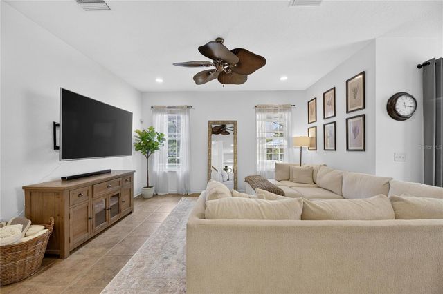 8115 SAVANNAH POINT COURT, Tampa, FL 33647