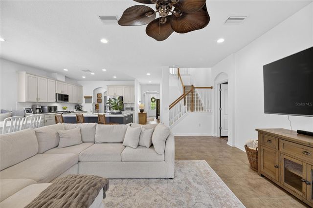 8115 SAVANNAH POINT COURT, Tampa, FL 33647