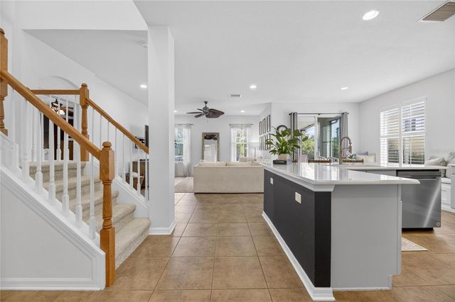 8115 SAVANNAH POINT COURT, Tampa, FL 33647