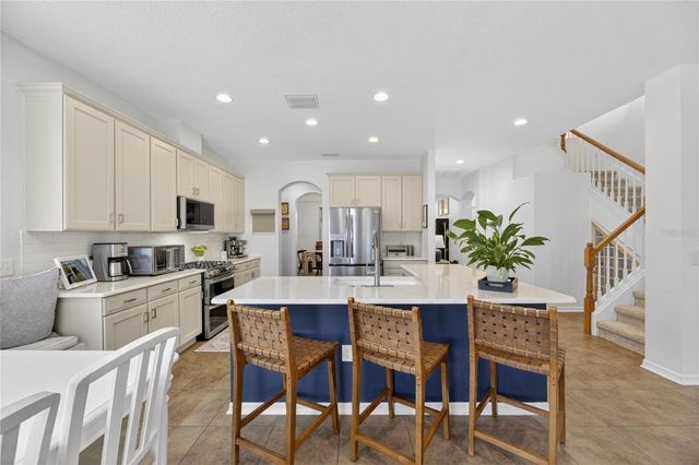 8115 SAVANNAH POINT COURT, Tampa, FL 33647