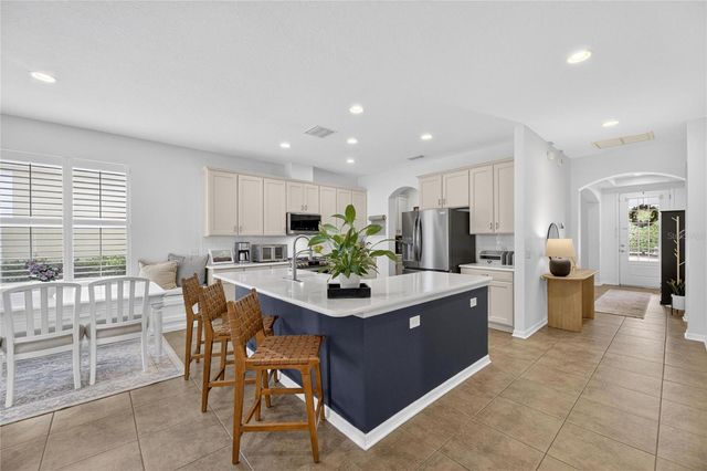 8115 SAVANNAH POINT COURT, Tampa, FL 33647