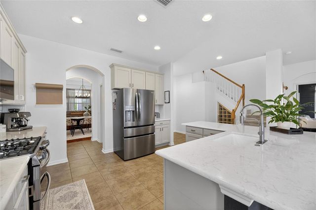 8115 SAVANNAH POINT COURT, Tampa, FL 33647