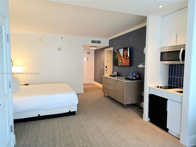 4401 Collins Ave 1401, Miami Beach, FL 33140
