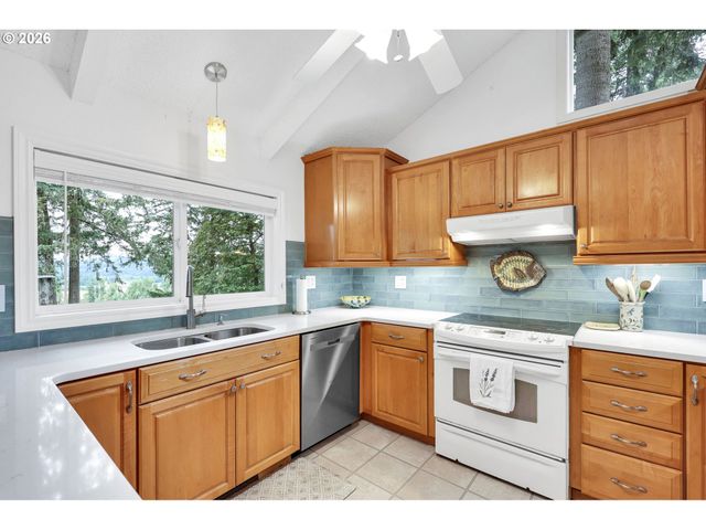 88108 TIKI Ln, Springfield, OR 97478