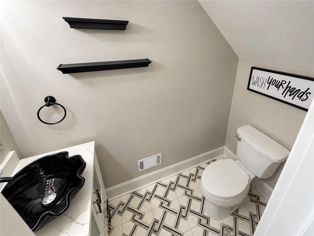 1033 Spalding Club Court, Atlanta, GA 30338