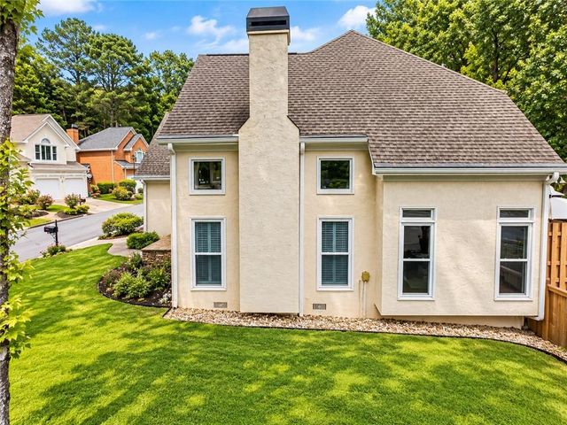 1033 Spalding Club Court, Atlanta, GA 30338