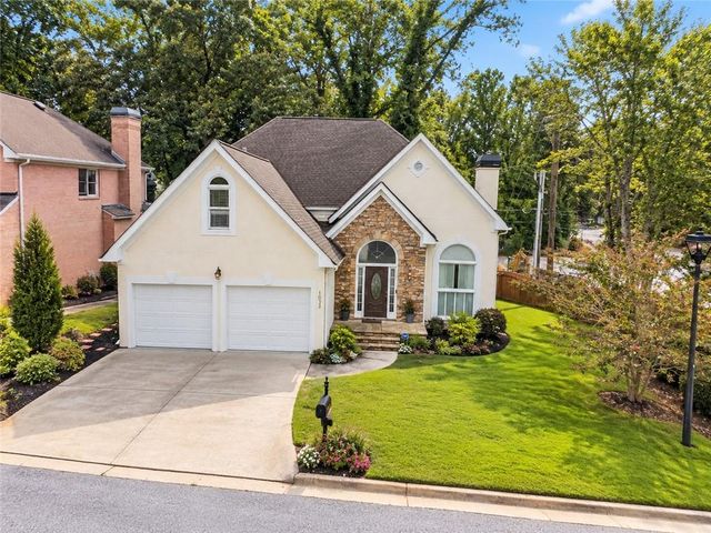 1033 Spalding Club Court, Atlanta, GA 30338