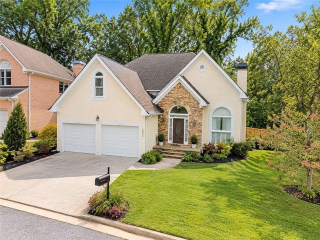 1033 Spalding Club Court, Atlanta, GA 30338