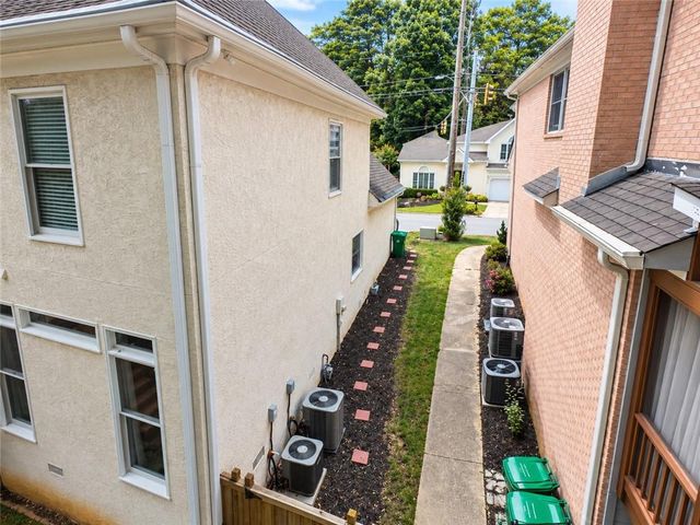 1033 Spalding Club Court, Atlanta, GA 30338