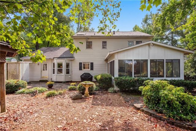 1475 Luke Lane, Lawrenceville, GA 30043