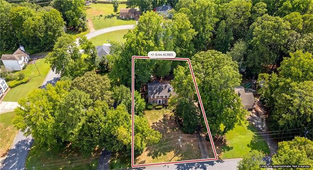 1475 Luke Lane, Lawrenceville, GA 30043
