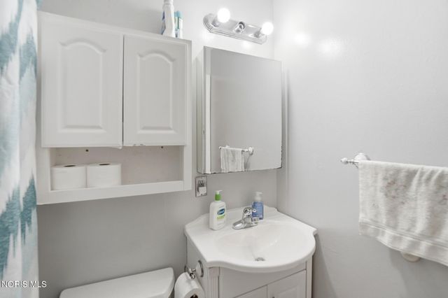 4917 Bowser Drive, Toledo, OH 43613
