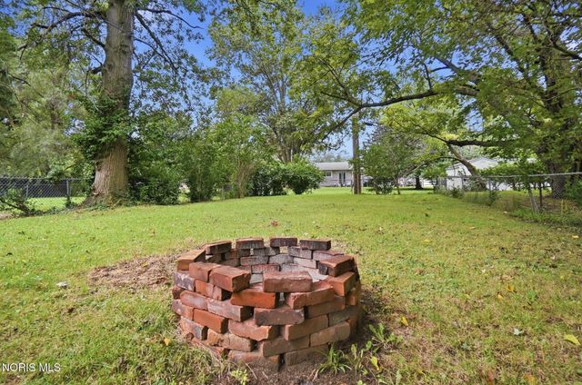 4917 Bowser Drive, Toledo, OH 43613