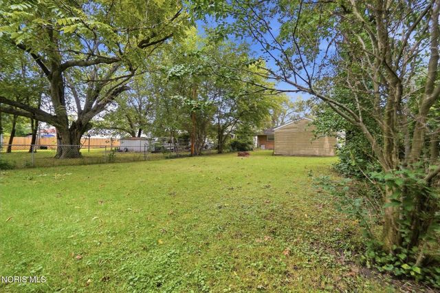 4917 Bowser Drive, Toledo, OH 43613