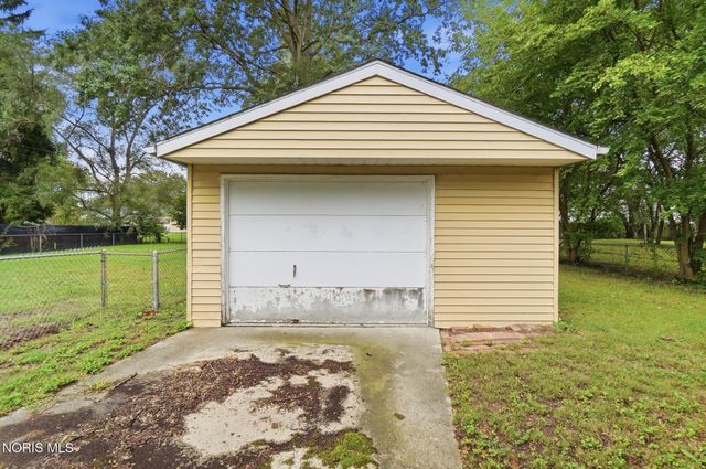 4917 Bowser Drive, Toledo, OH 43613