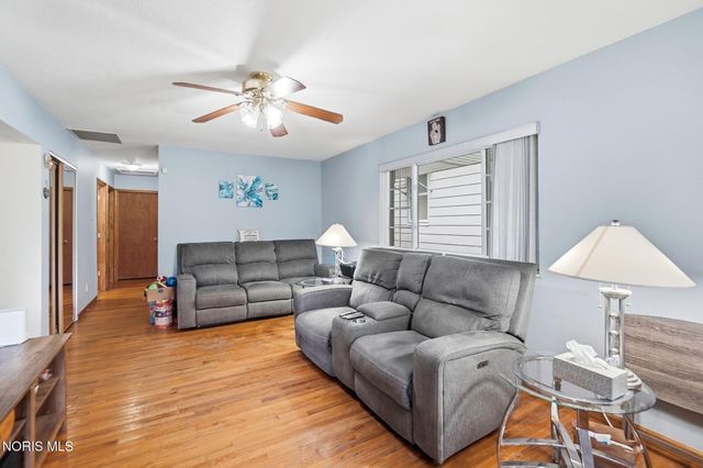 4917 Bowser Drive, Toledo, OH 43613