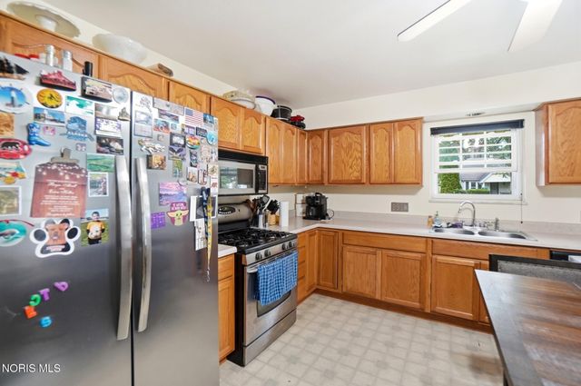 4917 Bowser Drive, Toledo, OH 43613