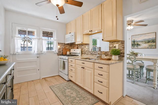 53 GARDEN RIDGE RD, Catonsville, MD 21228