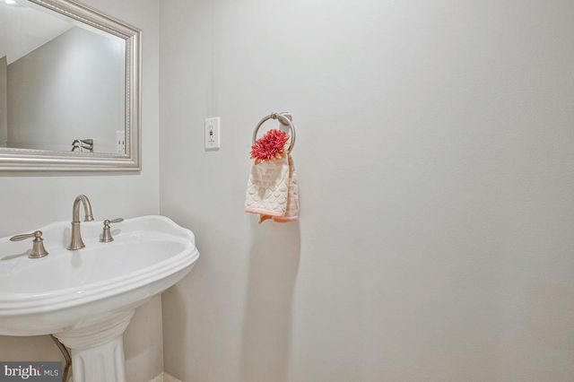 53 GARDEN RIDGE RD, Catonsville, MD 21228