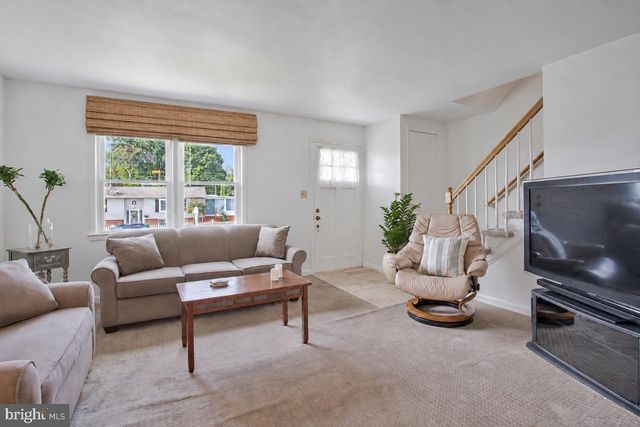53 GARDEN RIDGE RD, Catonsville, MD 21228