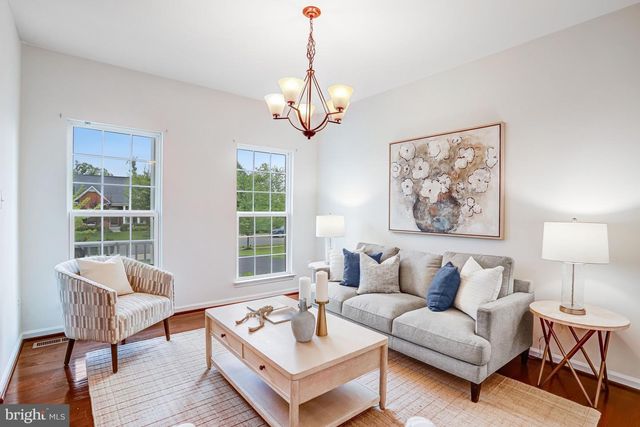 26798 BARNSLEY PL, Chantilly, VA 20152