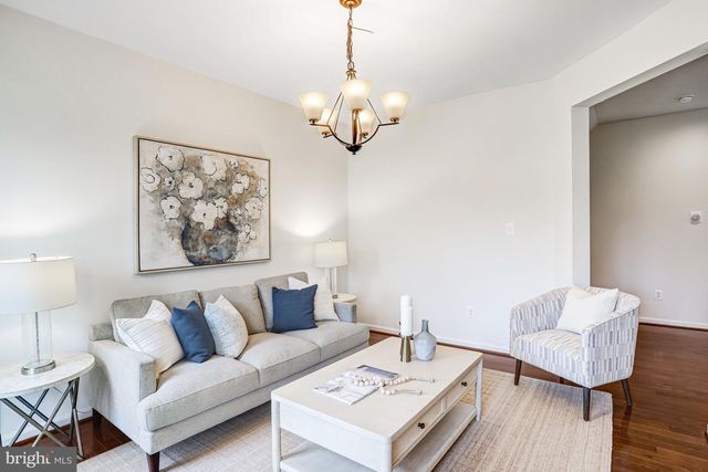 26798 BARNSLEY PL, Chantilly, VA 20152