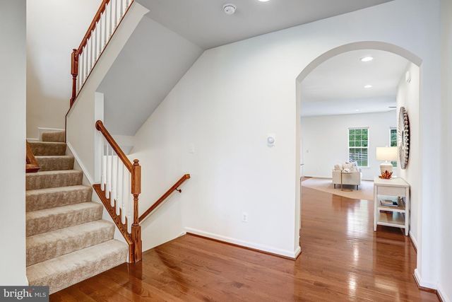 26798 BARNSLEY PL, Chantilly, VA 20152