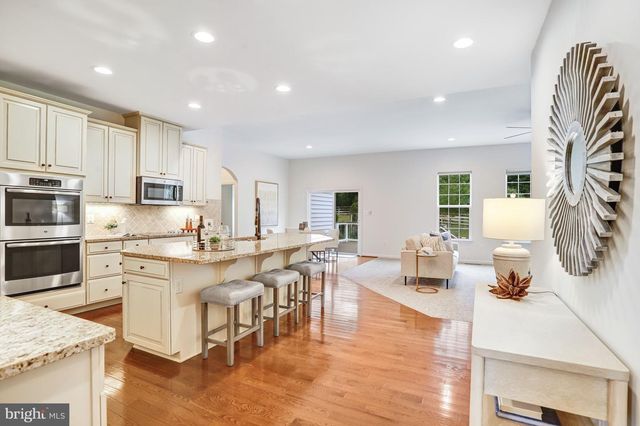 26798 BARNSLEY PL, Chantilly, VA 20152