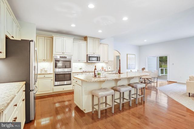 26798 BARNSLEY PL, Chantilly, VA 20152