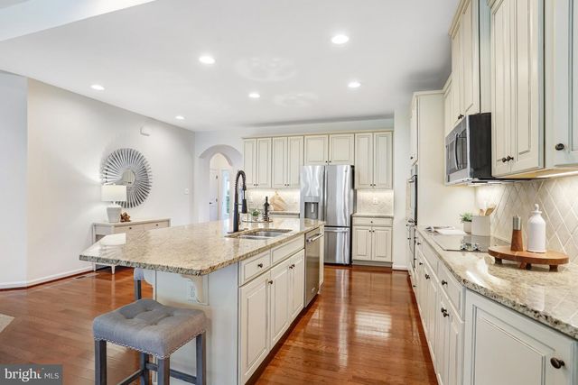 26798 BARNSLEY PL, Chantilly, VA 20152