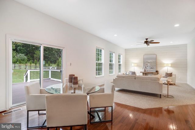 26798 BARNSLEY PL, Chantilly, VA 20152