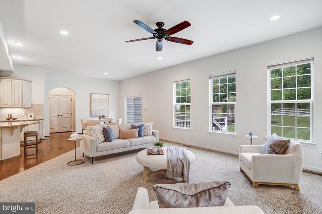 26798 BARNSLEY PL, Chantilly, VA 20152