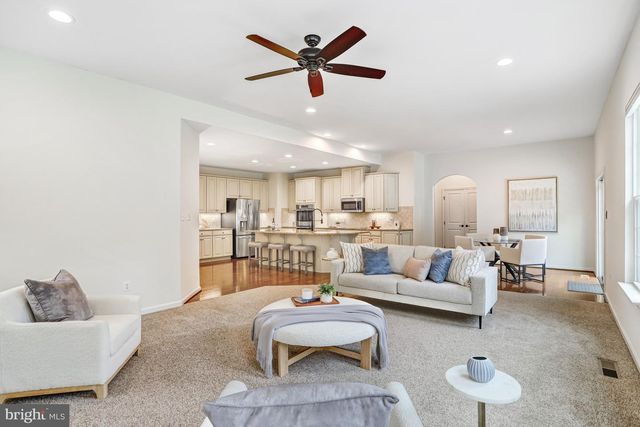 26798 BARNSLEY PL, Chantilly, VA 20152